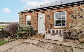 Kittiwake Cottage, Budle Bay